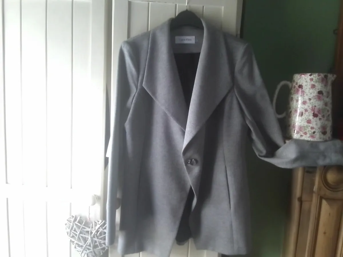 CALVIN KLEIN SEMI FITTED MID LENGTH JACKET 14 - Image 1