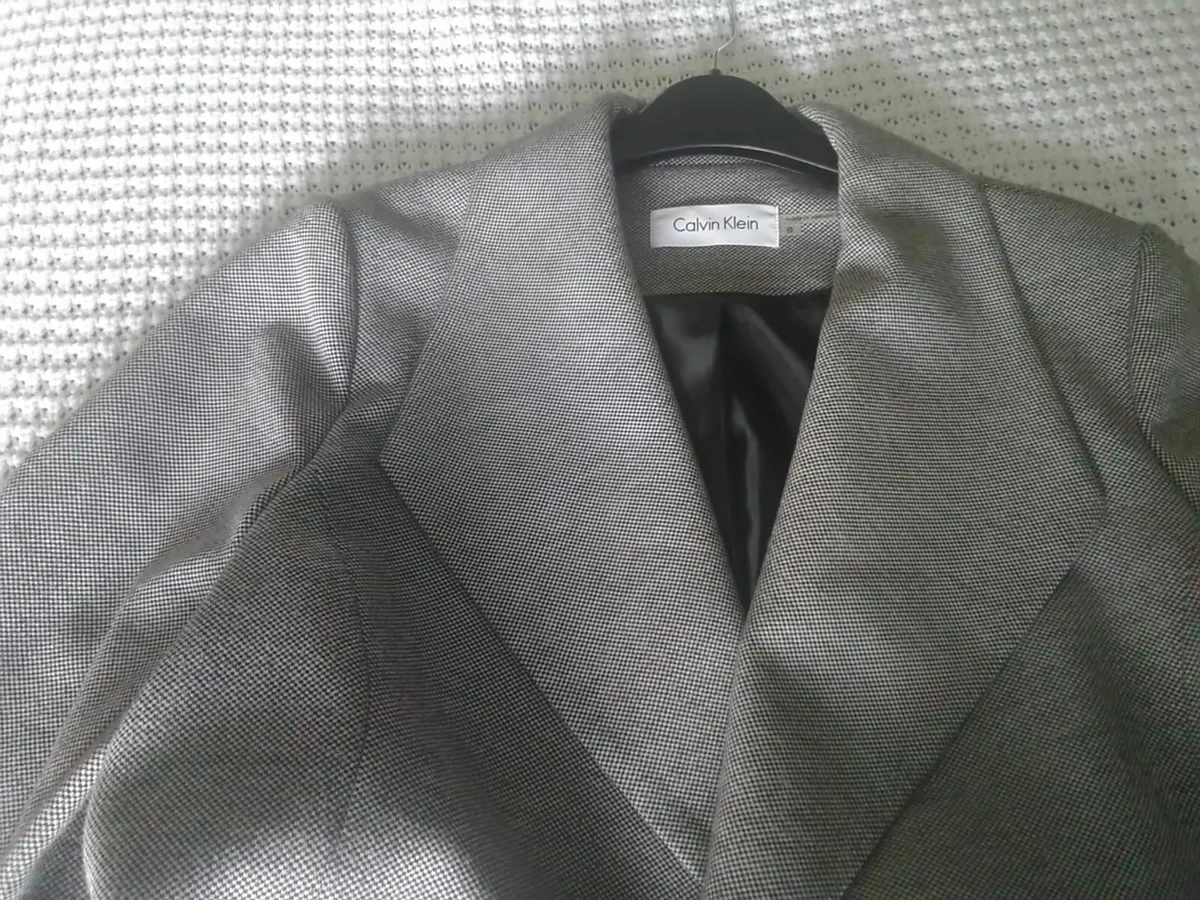 CALVIN KLEIN SEMI FITTED MID LENGTH JACKET 14 - Image 4