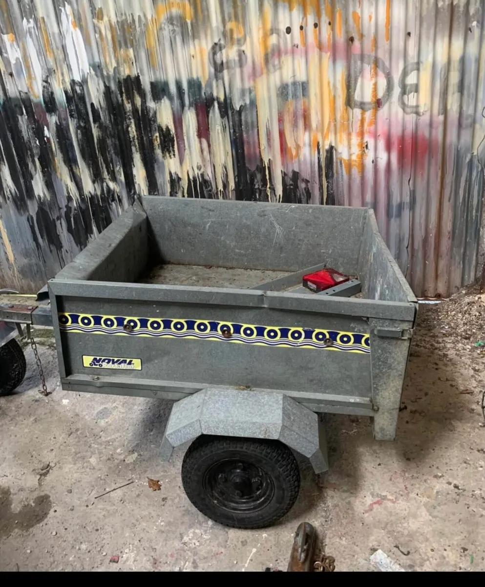 Small camping / tipper trailer - Image 1