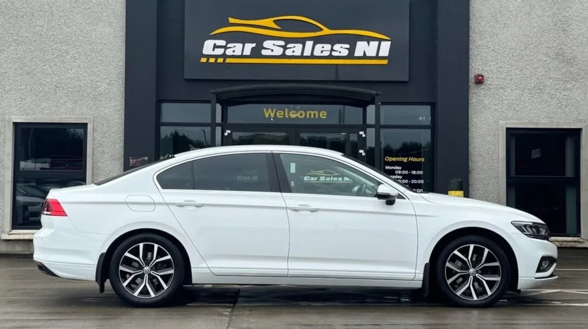 Volkswagen Passat 2.0 TDI EVO SEL Saloon 4dr Dies - Image 3