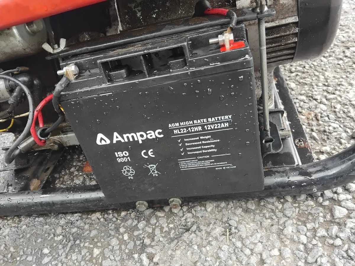 Generator 5000w watt key start new battery - Image 2