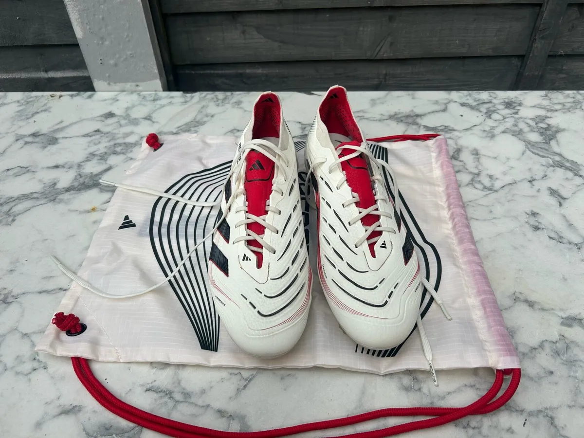 Football boots - Image 3