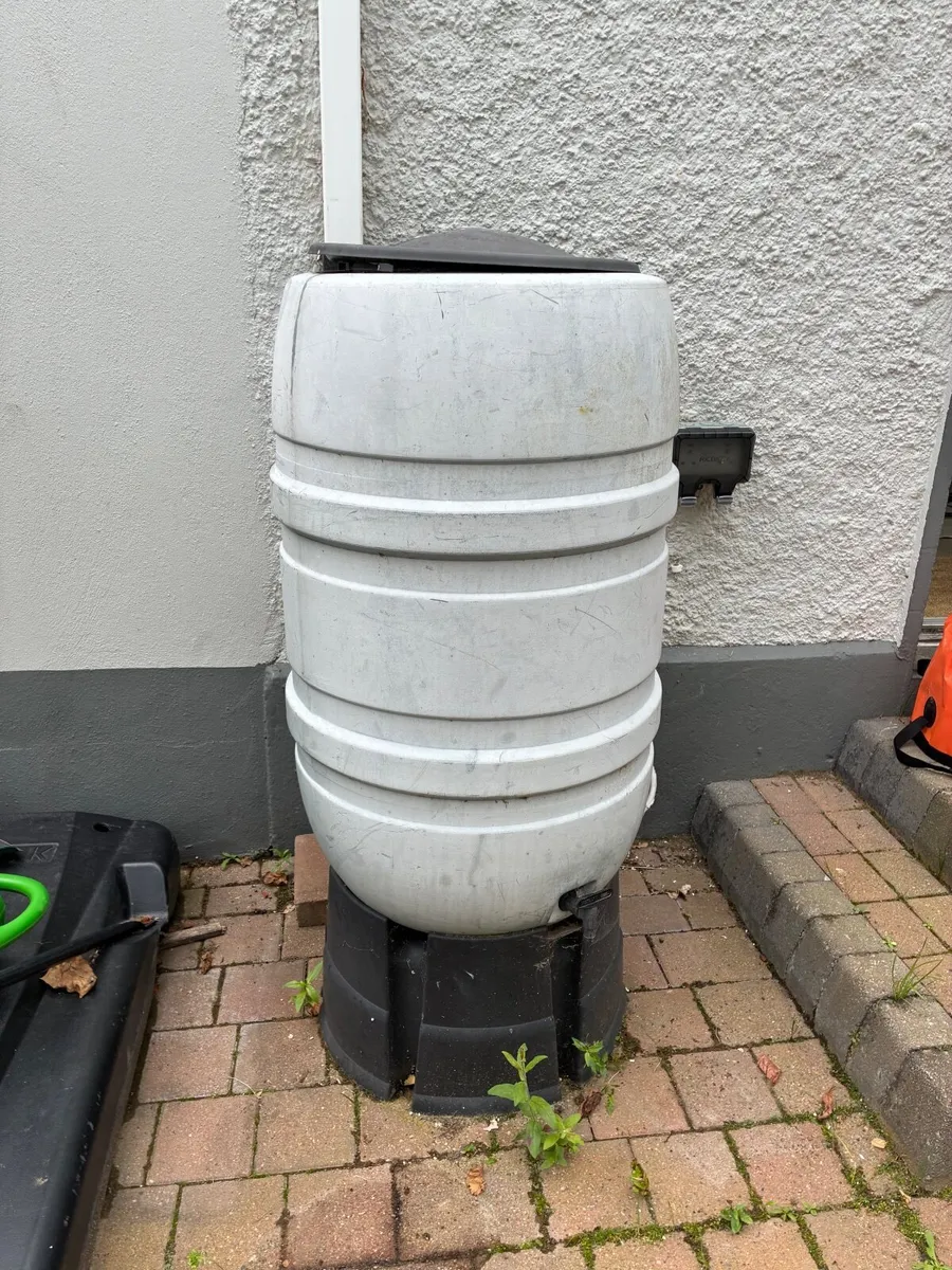Water butt with stand - Image 2
