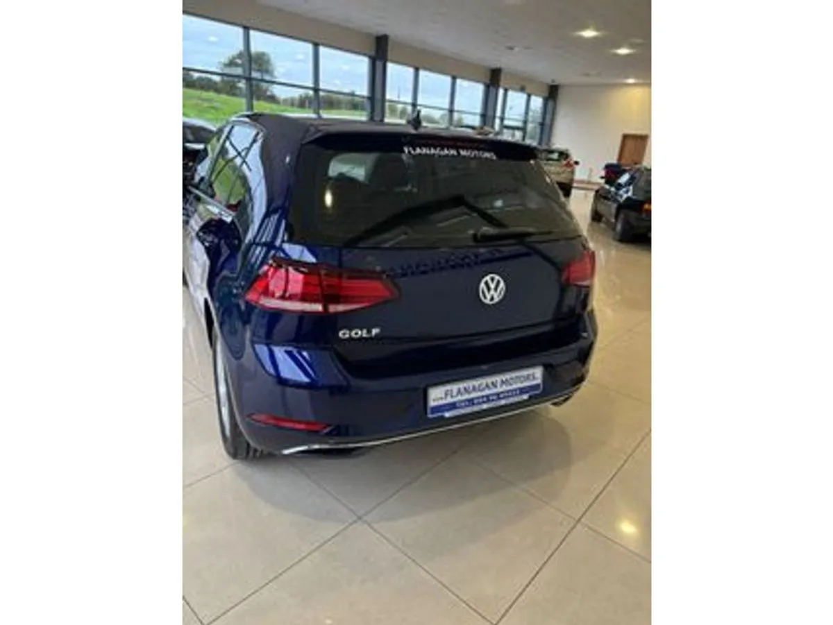 Volkswagen Golf Comfprt Line 1.6 TDI Manual 5spee - Image 4