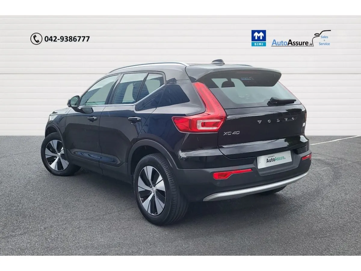 Volvo XC40 Core T4 Recharge Auto Plug-in Hybrid / - Image 4