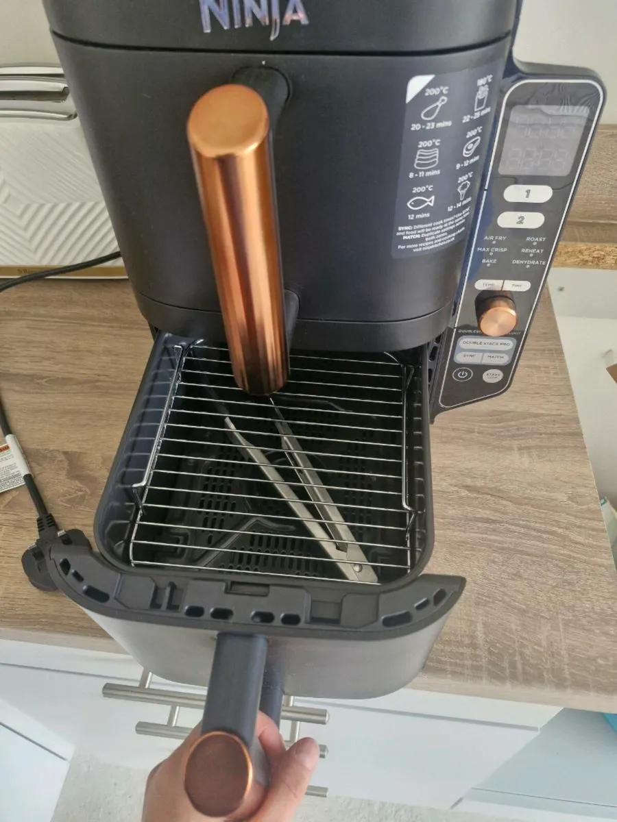 Ninja Air Fryer Double Stack XL (brand new) - Image 3