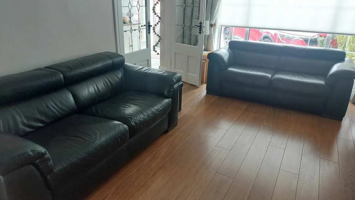 Twin Leather Sofa Set (2) - Image 1
