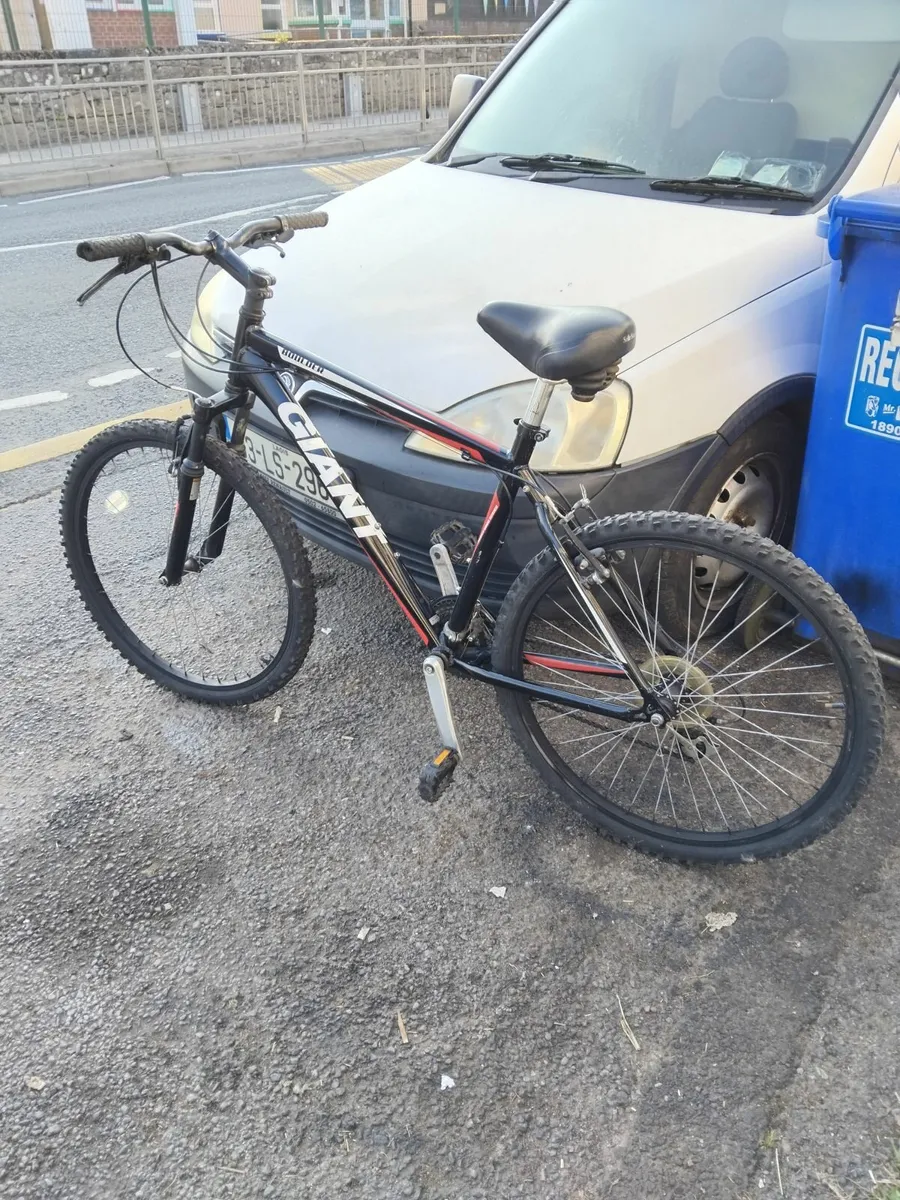 GIANT boolder 26inch bike read add - Image 1