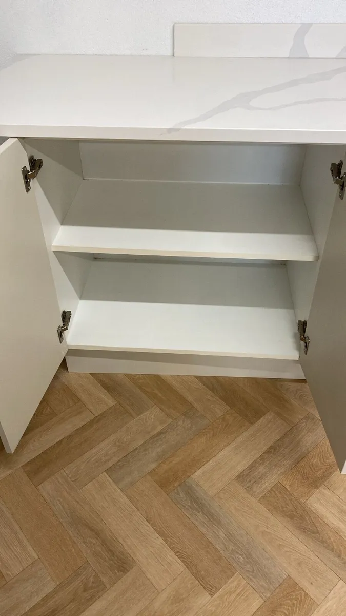 Painted Kitchen with Quartz Worktop - Image 3