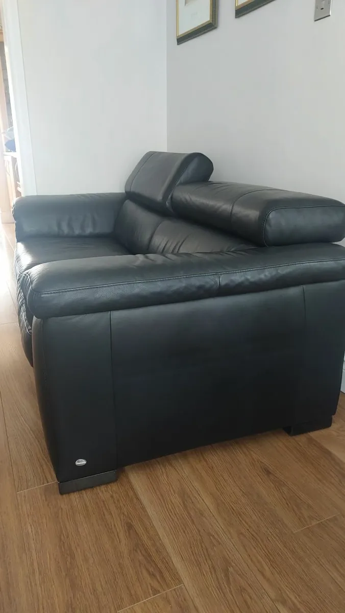 Twin Leather Sofa Set (2) - Image 3