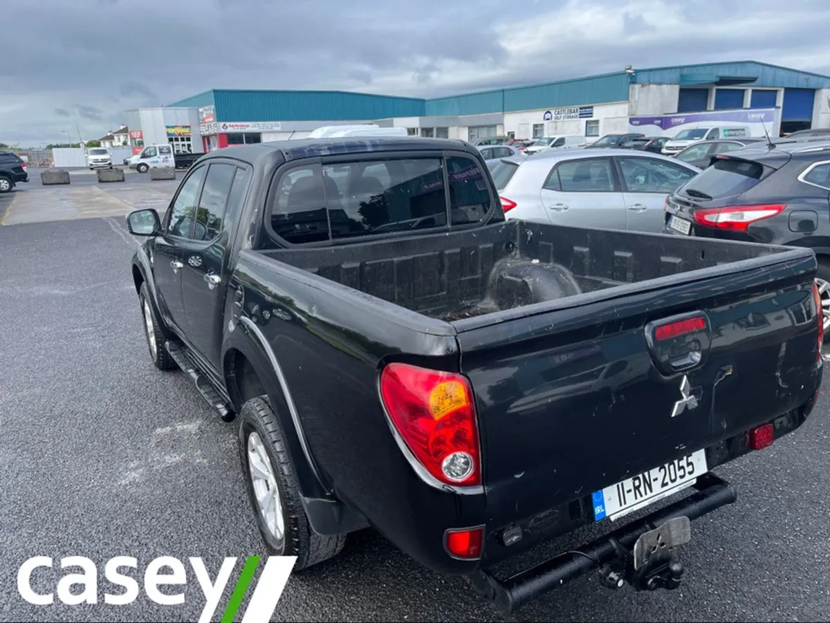 Mitsubishi L 200 DID Warrior LB DCB 4X4 4 2.5 CR - Image 4