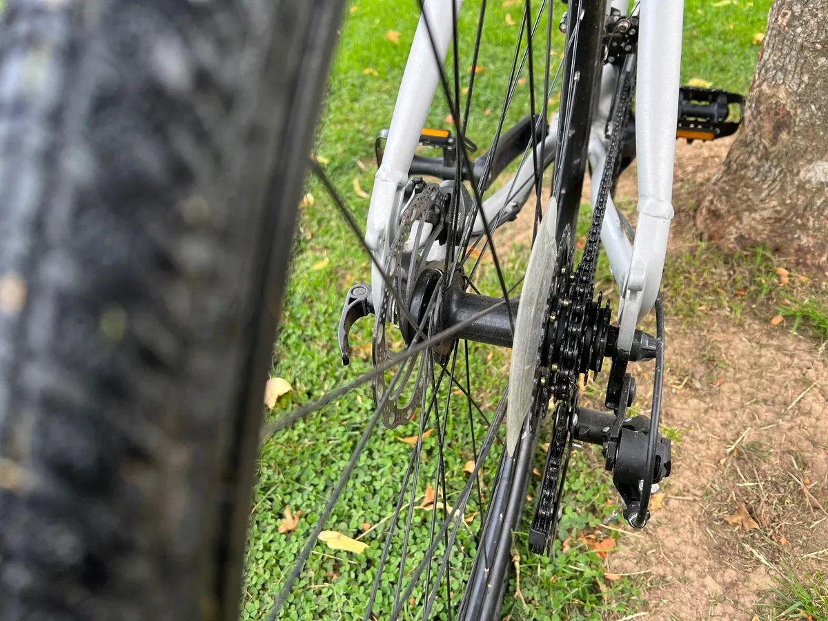 Hybrid Bike - Image 4
