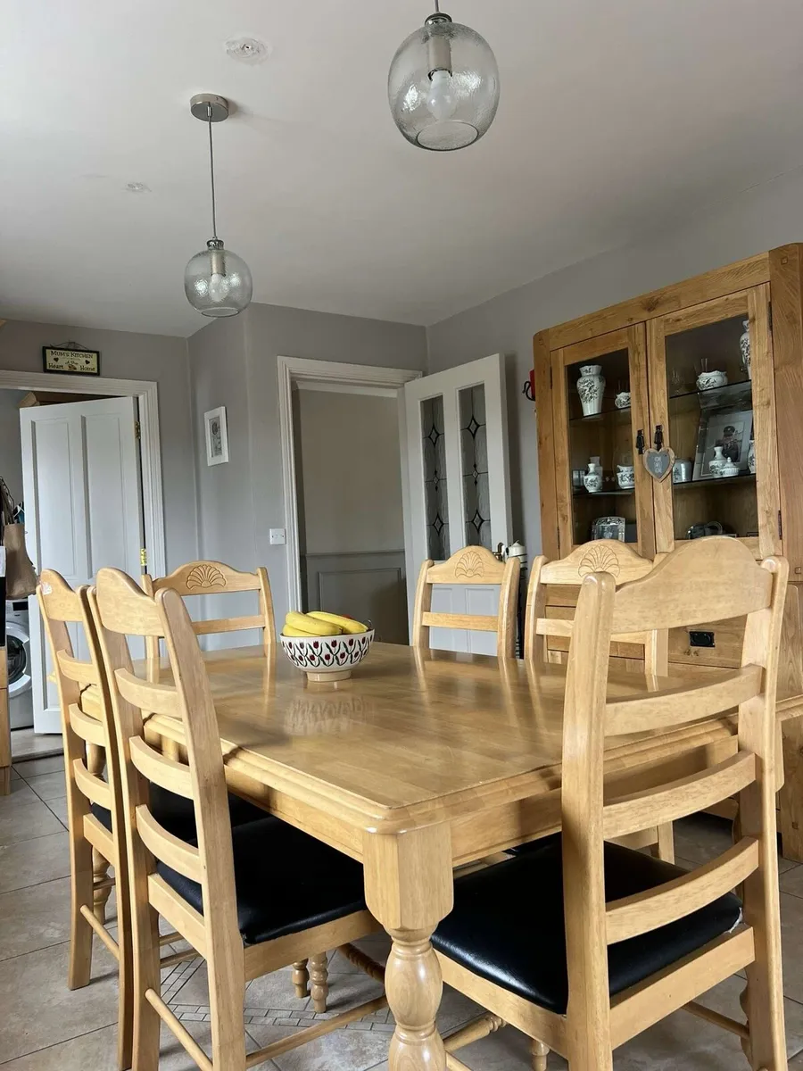 Oak Table and 6 Chairs - Image 4