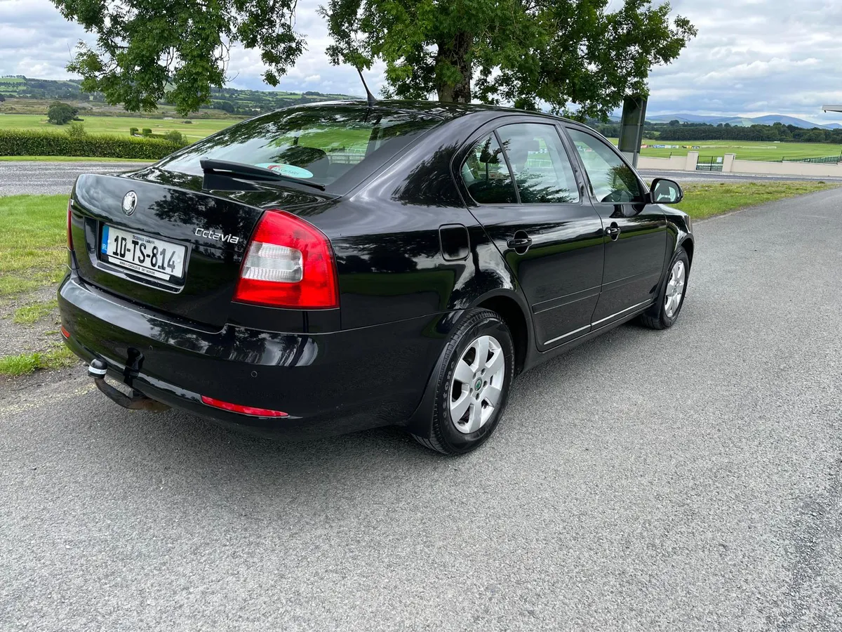 Skoda Octavia 2010 TDI Elegance Low mileage - Image 3