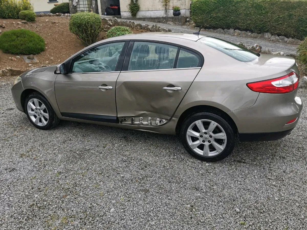11 Renault Fluence Nct and tax Low Mileage - Image 3