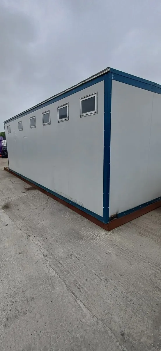 Toilet block - Image 2
