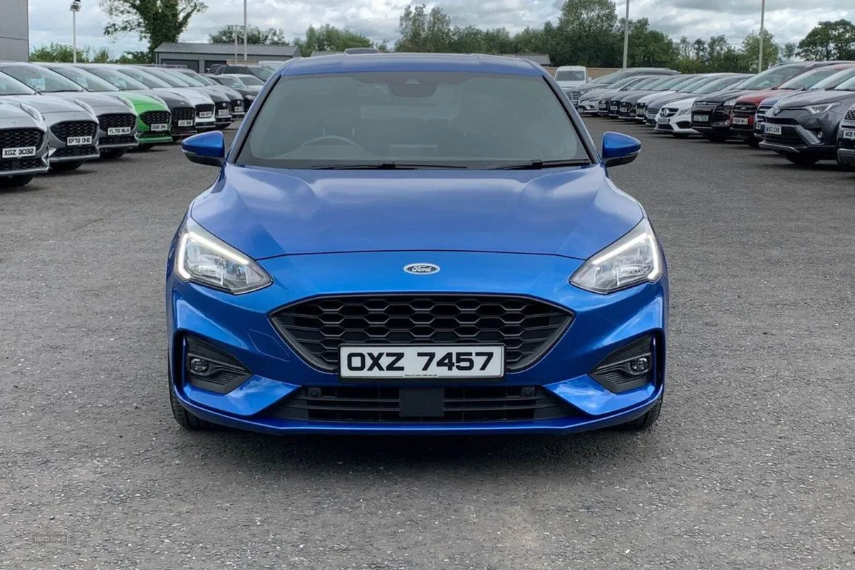 Ford Focus 1.0t 125PS St-line Edition in Desert I - Image 4