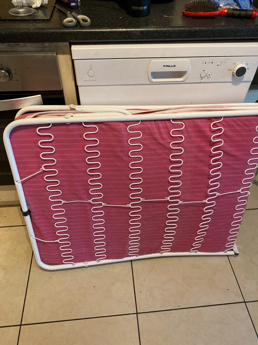 Fold up bed