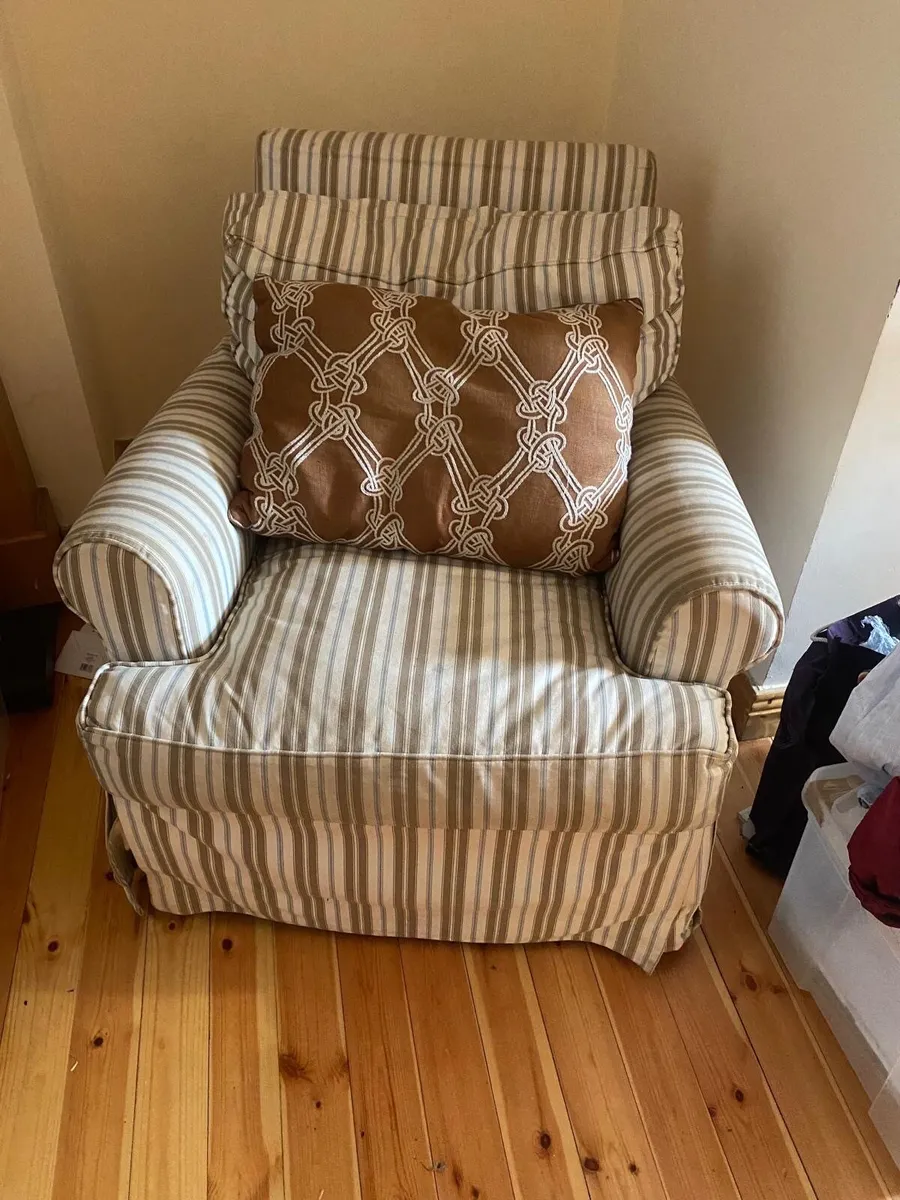 2 American style swivel armchairs - Image 2