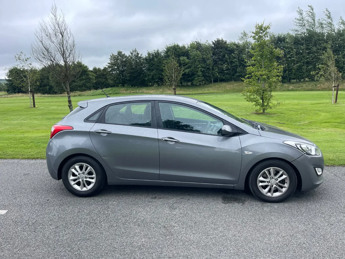 Hyundai i30 2012 - Image 2