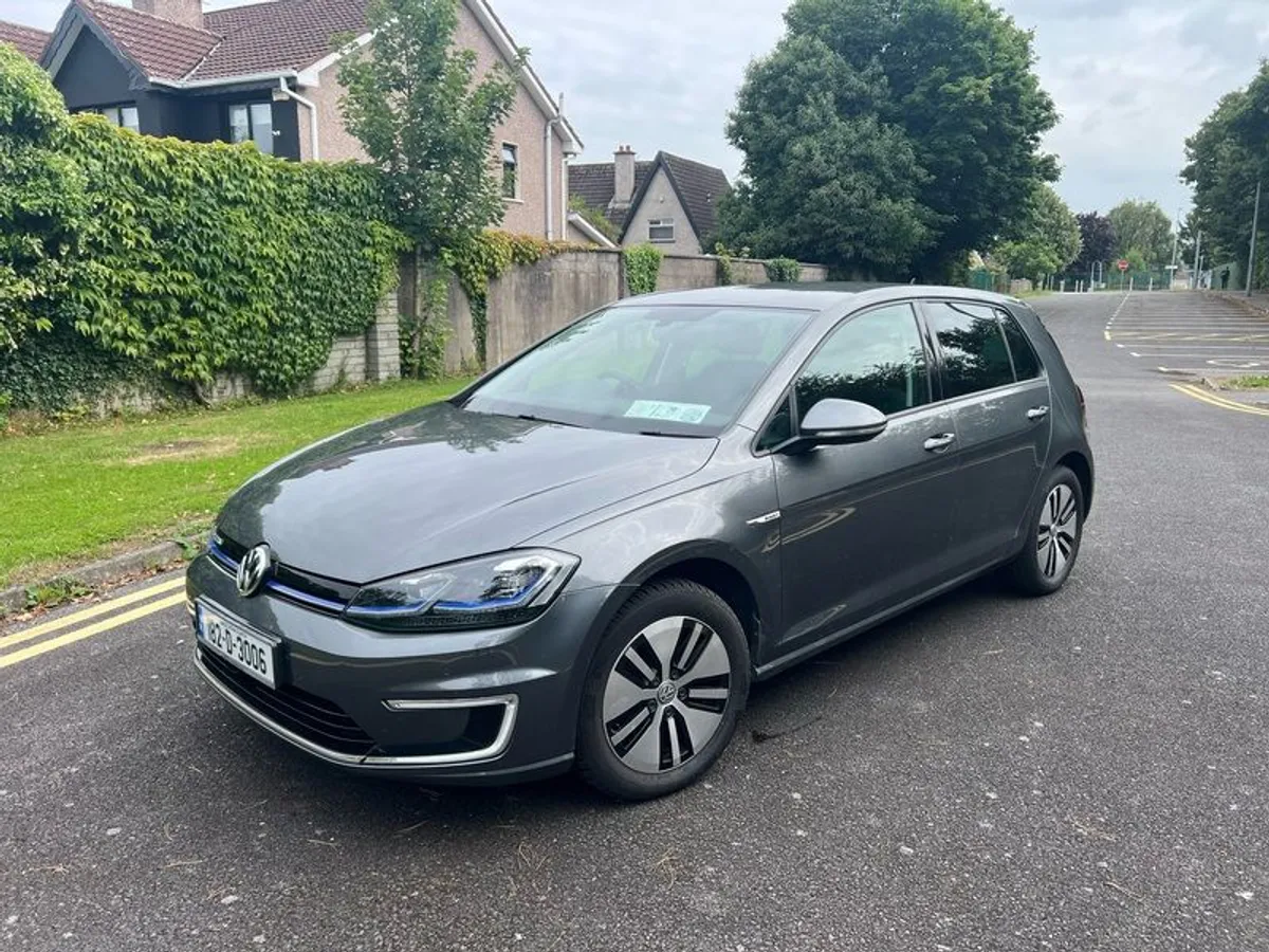 2018 Volkswagen e-Golf - Image 3