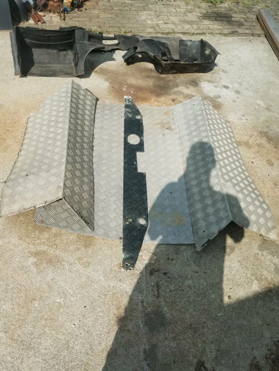 Defender Parts, Seats, Tub Checker Plate, Matts - Image 1