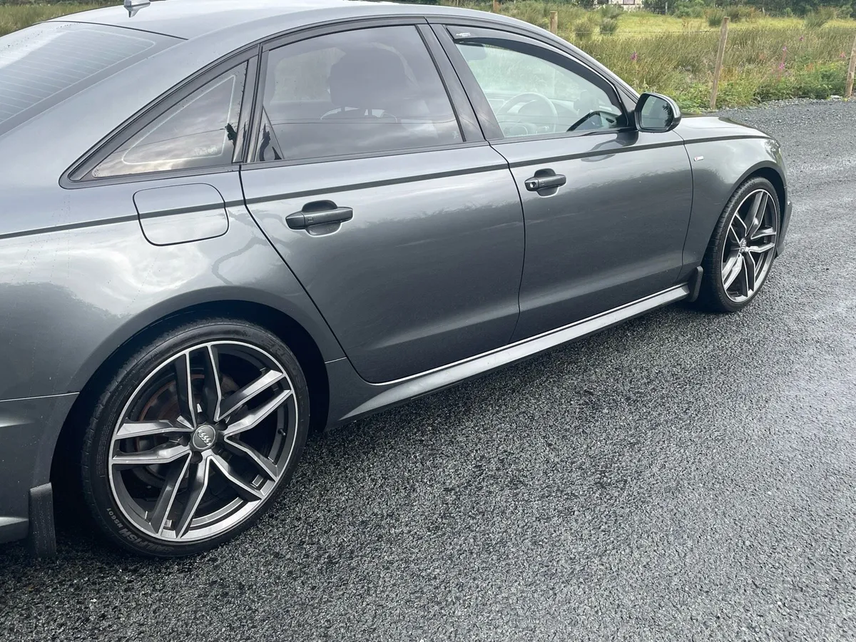 AUDI A6 - Image 2