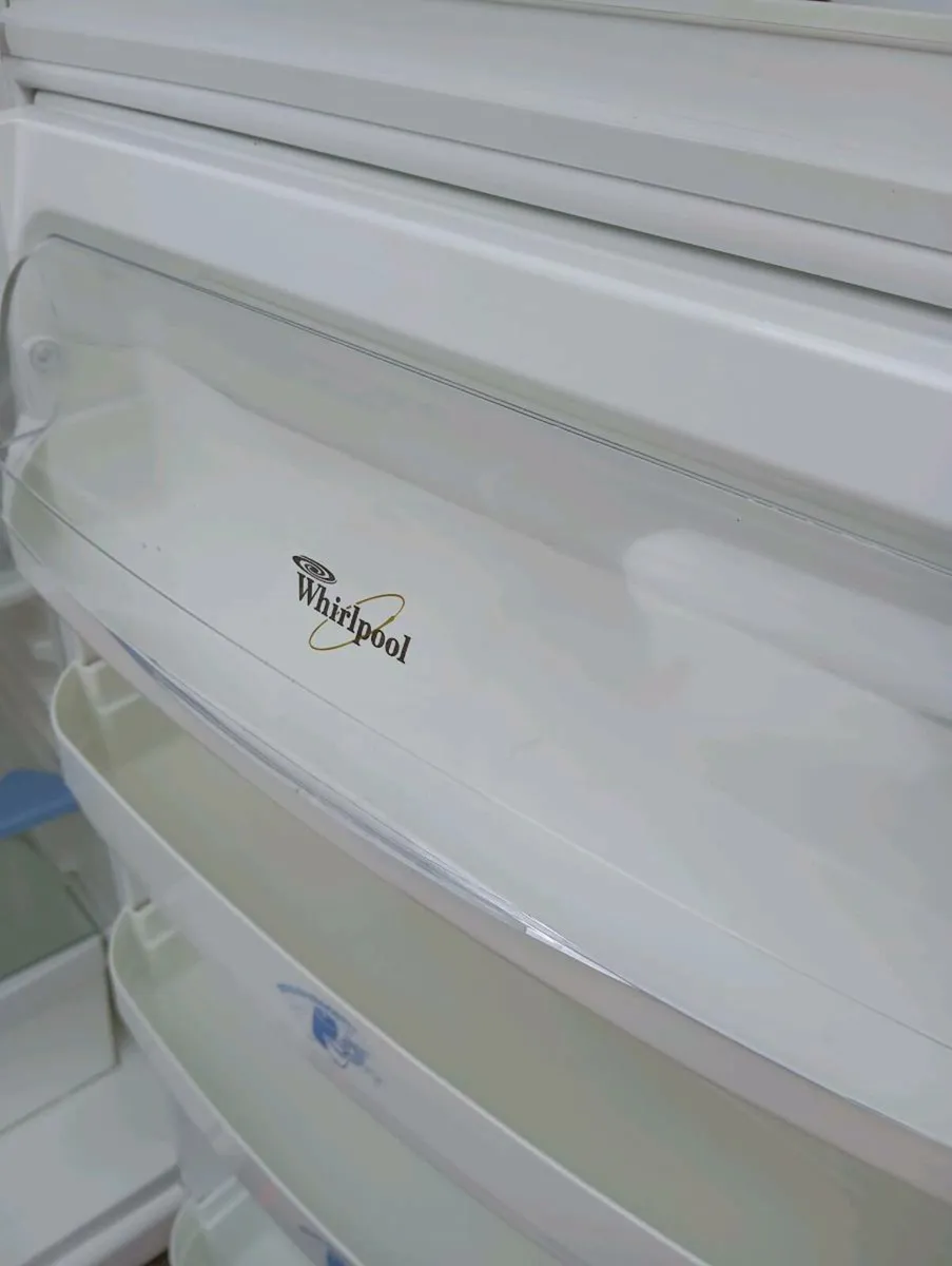 Whirlpool fridge freezer - Image 4