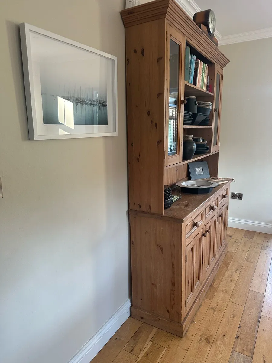 Dresser - Image 2