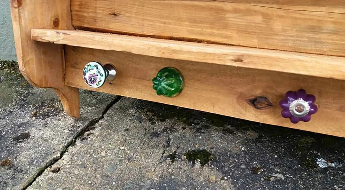 Rustic floating shelf / coat n hat rack - Image 4