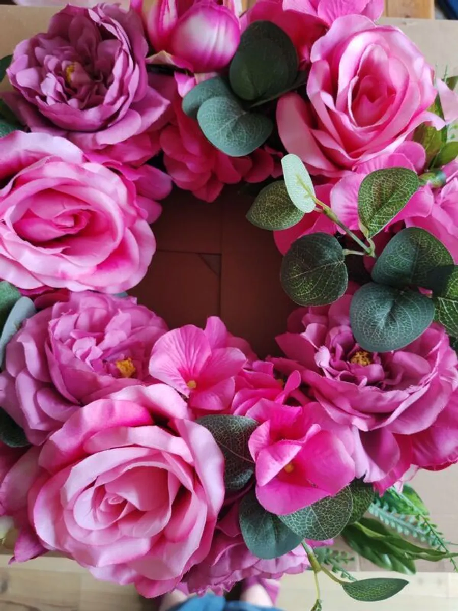 Beautiful Pink Door wreath - Image 3