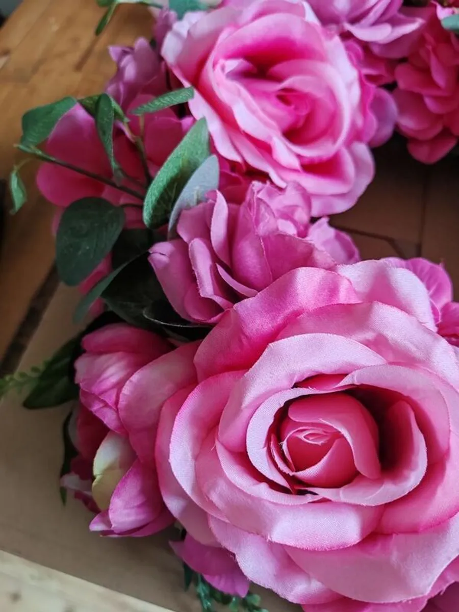 Beautiful Pink Door wreath - Image 4