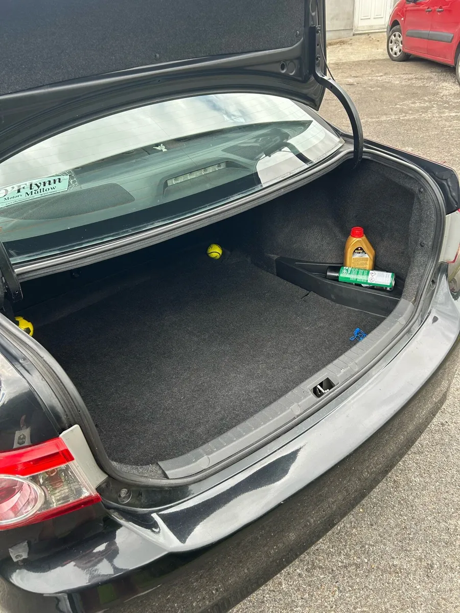 Car - Image 2