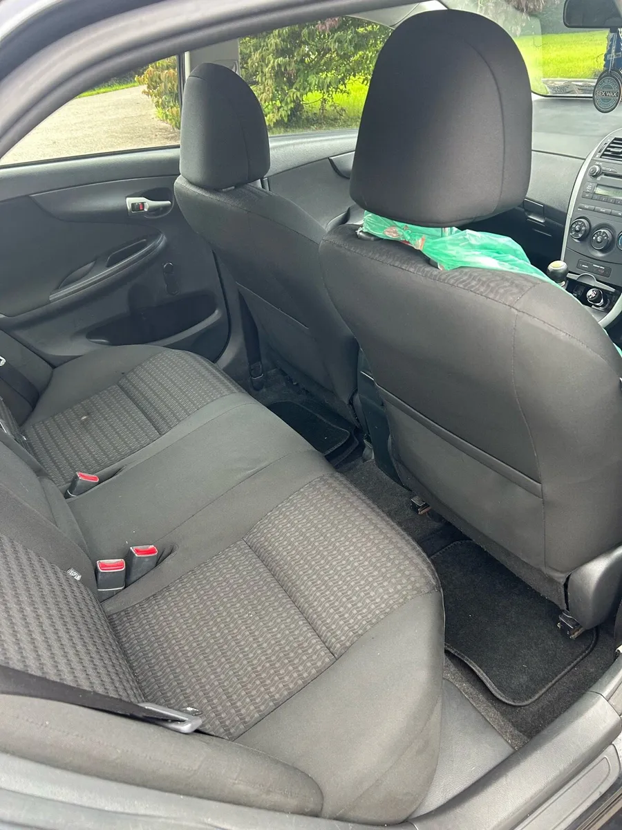 Car - Image 3