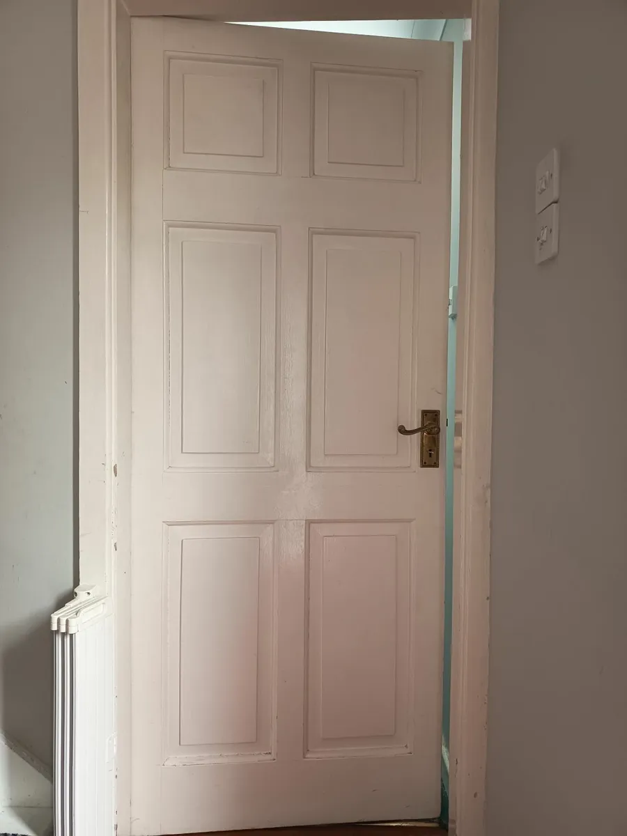 Set of 5 solid pine doors - Image 1