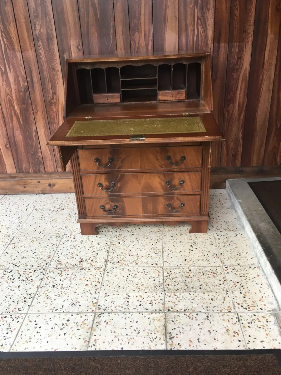 Study and Writing Desk - Image 2