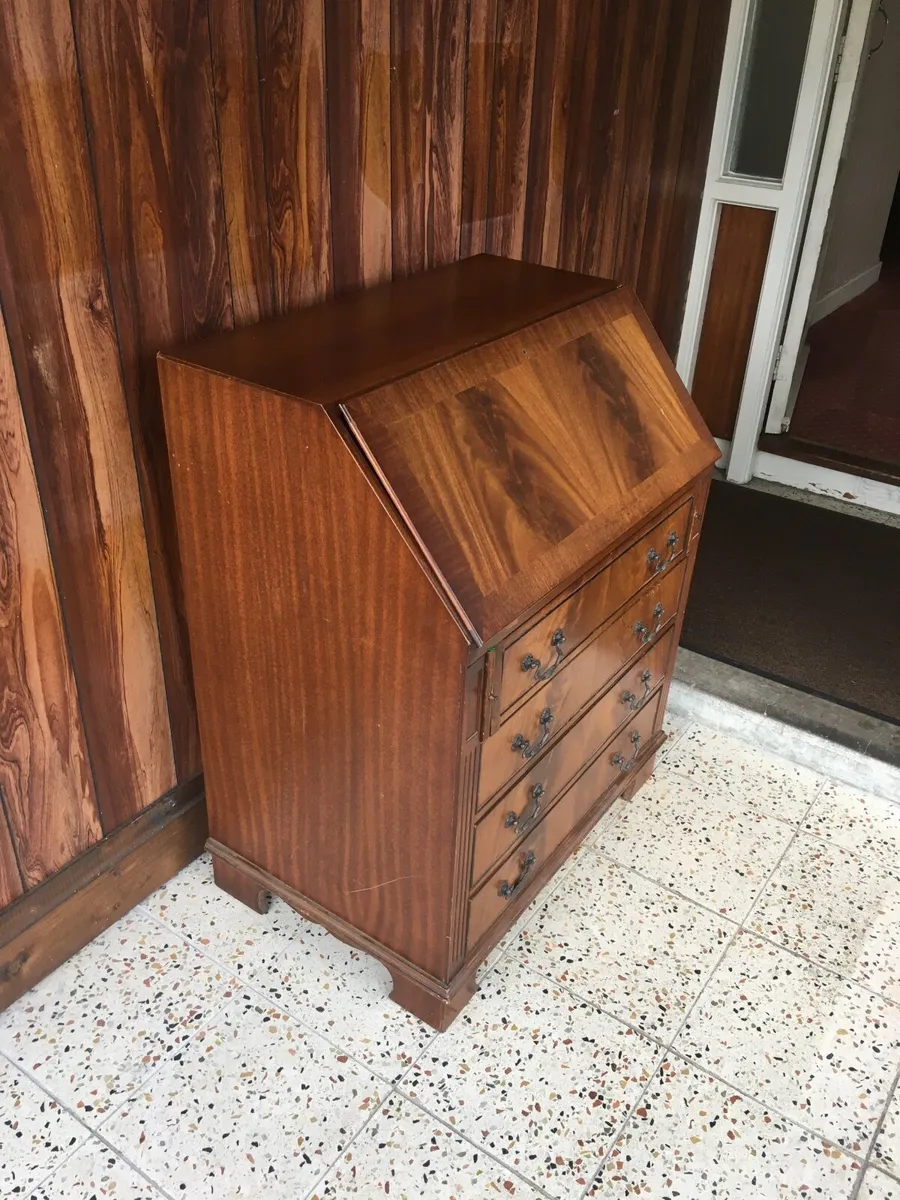 Study and Writing Desk - Image 3