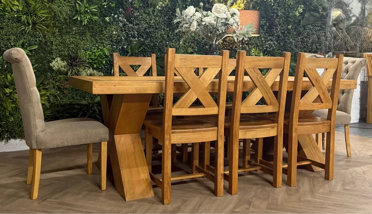 Oak kitchen table & 8 chairs/dining set - Image 1