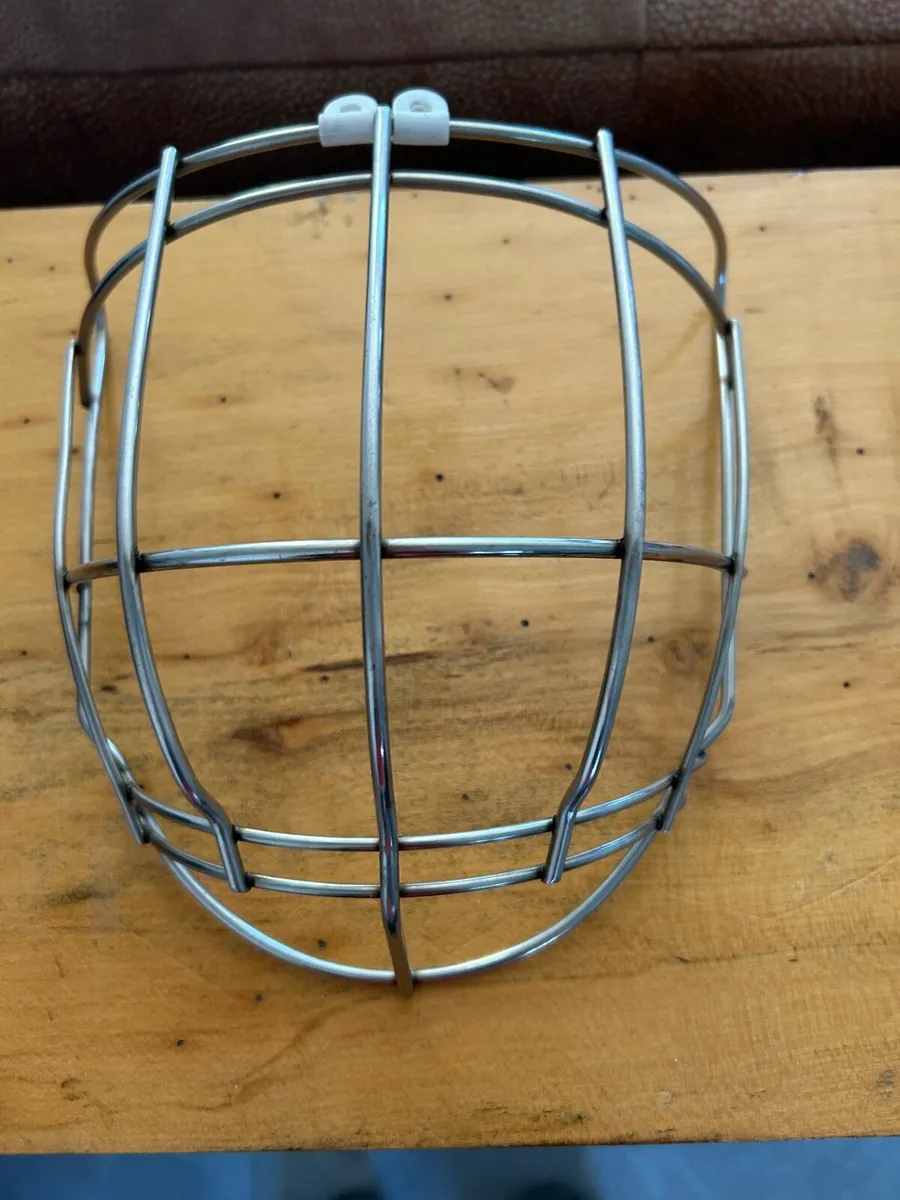 Cooper hurling face guard - Image 1