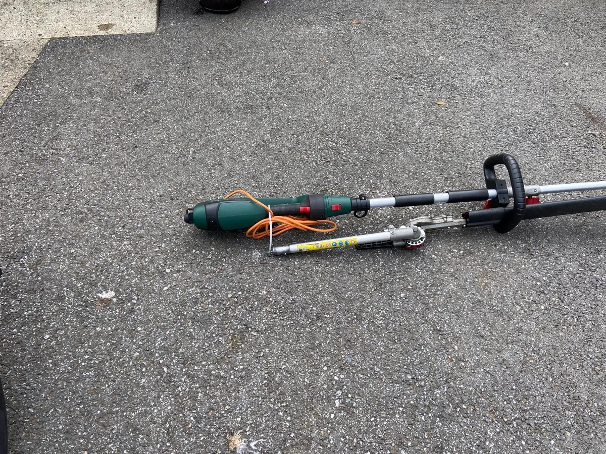 Electric long reach hedge trimmer - Image 2