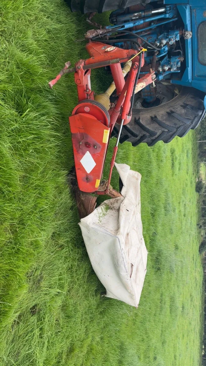 Kuhn gmd 44 disc mower - Image 1