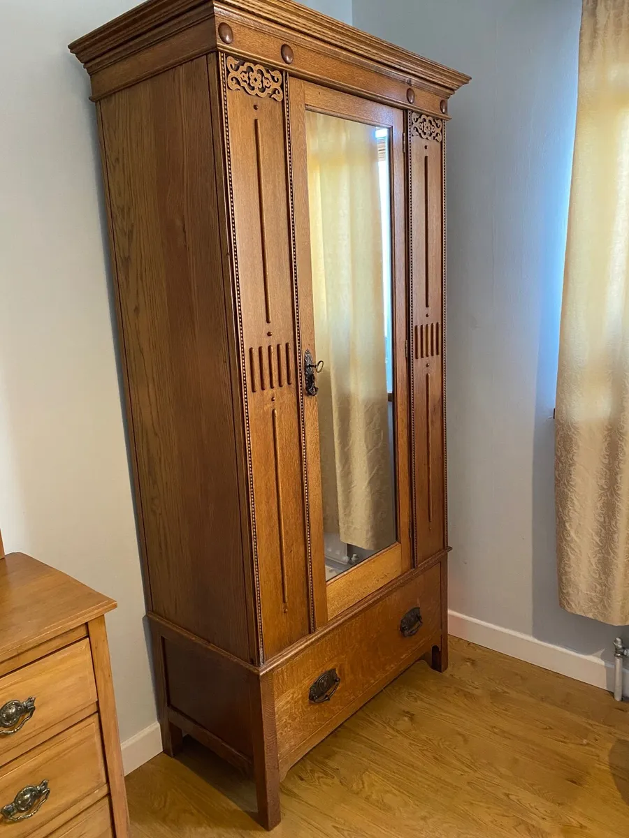 Vintage wardrobe - Image 1