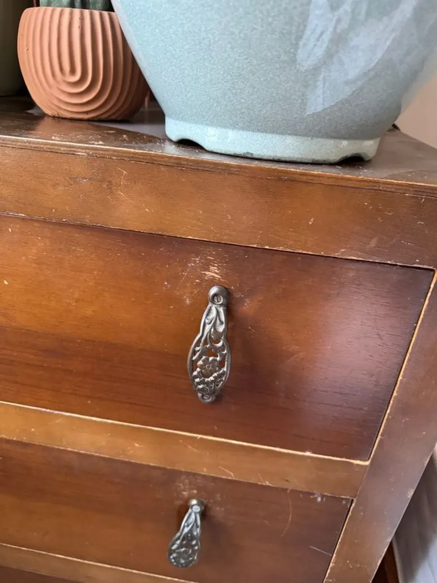 Antique Chest of Drawers. 120 ONO - Image 4