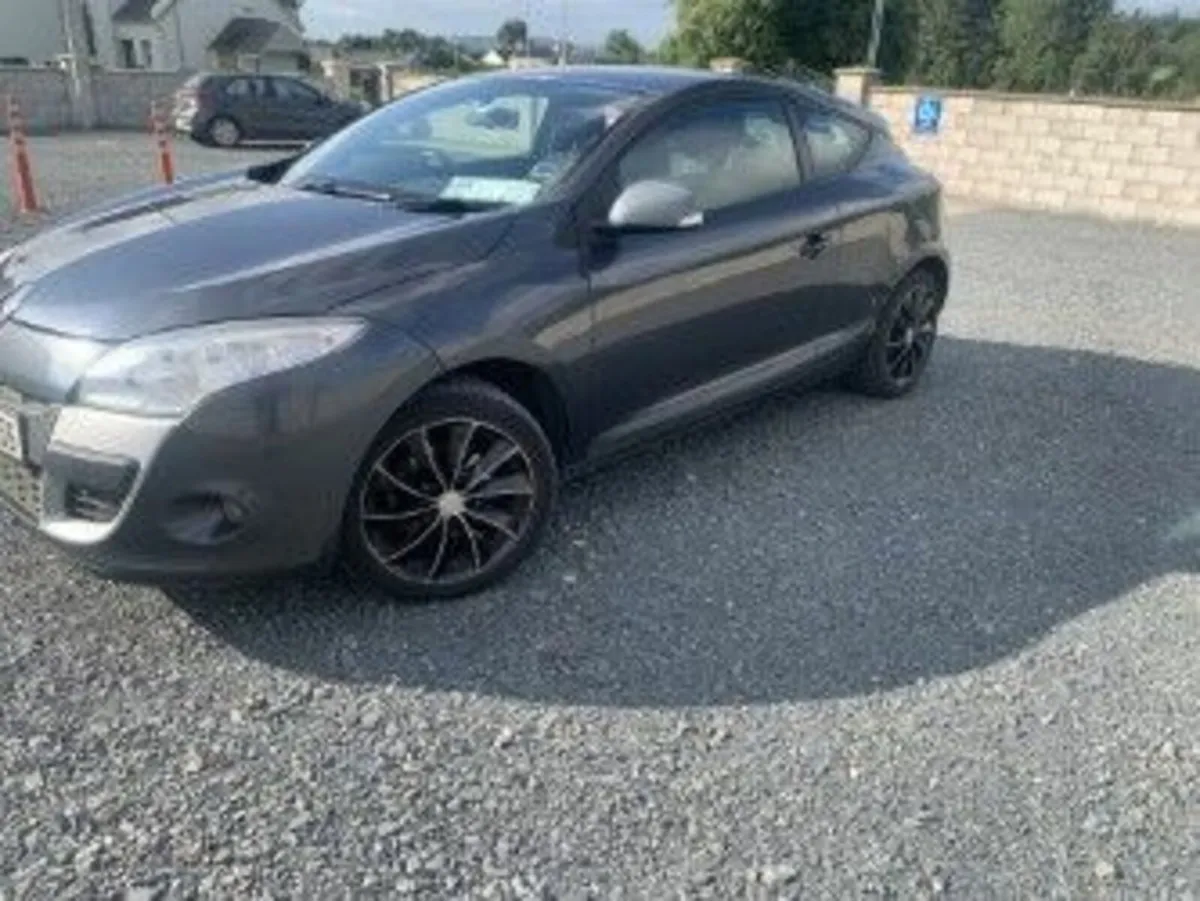 Renault Megane 2010 - Image 2
