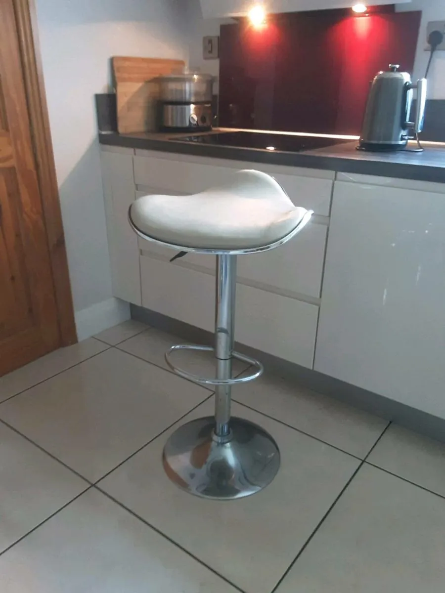 Kitchen Bar Stools - Image 2
