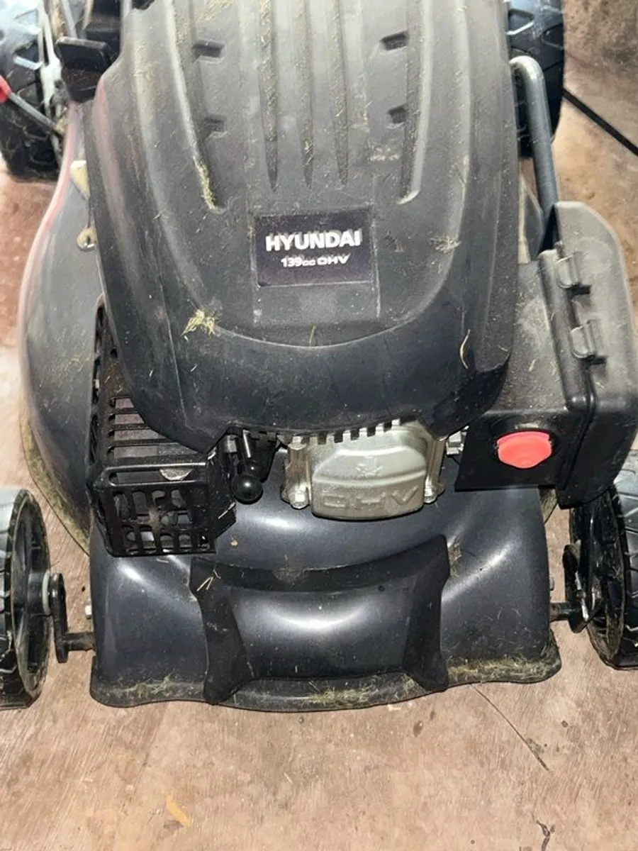 Hyundai lawnmower - Image 1