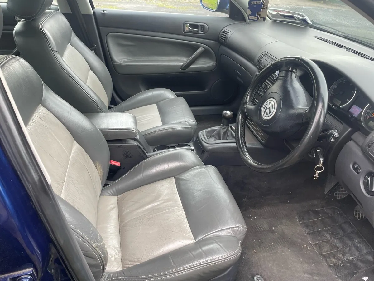 Vw passat  sport Tdi - Image 2
