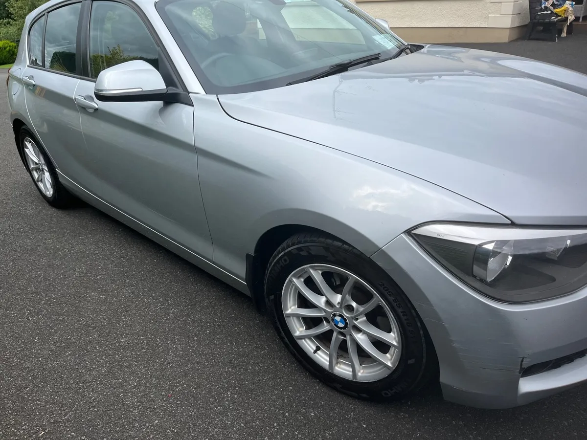 BMW 1-Series 2011 - Image 2