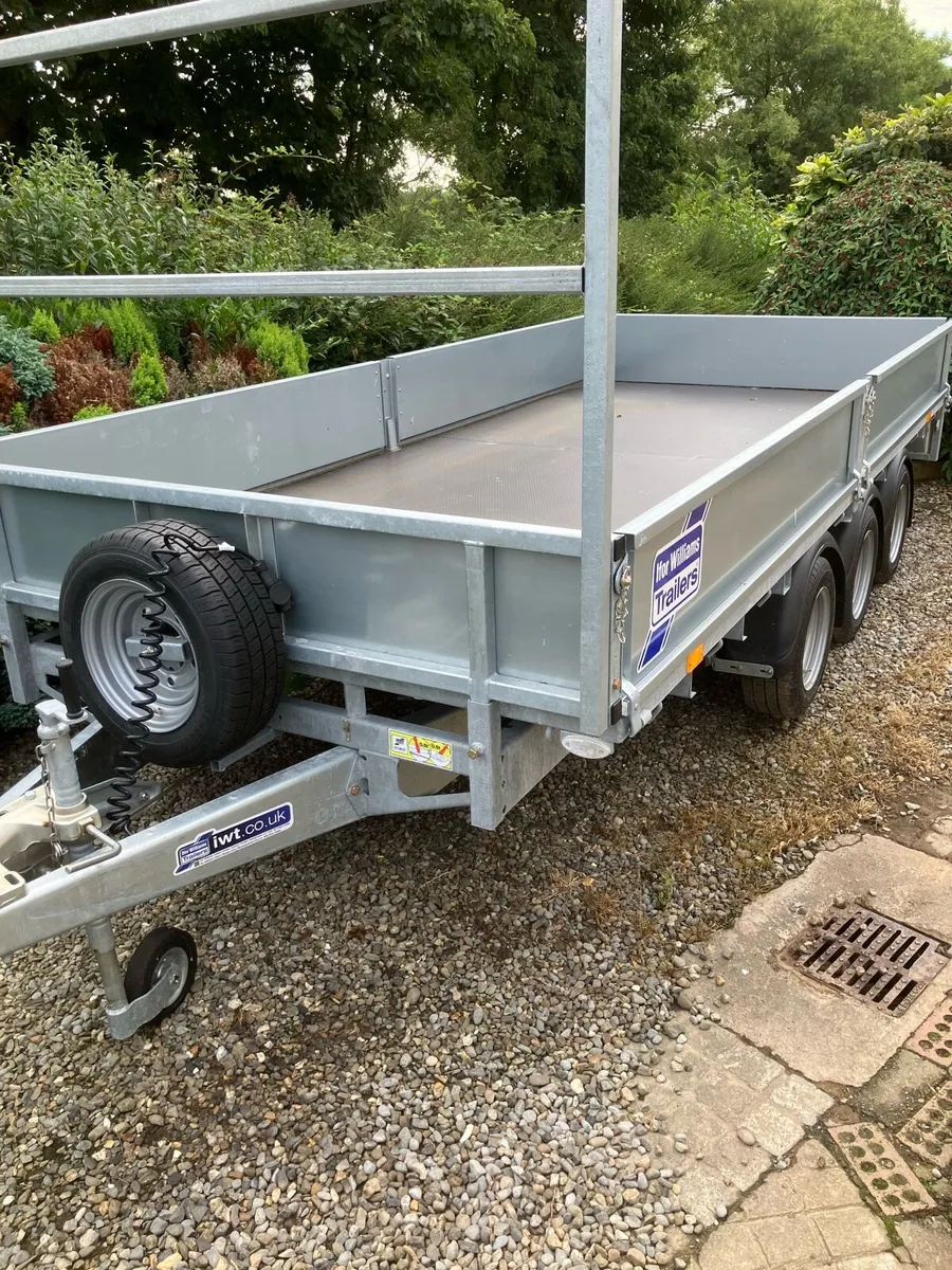 Trailers - Image 1