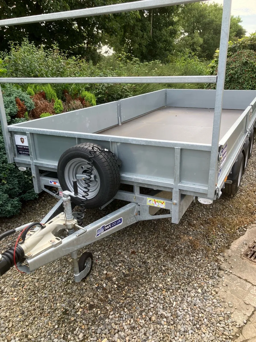 Trailers - Image 2